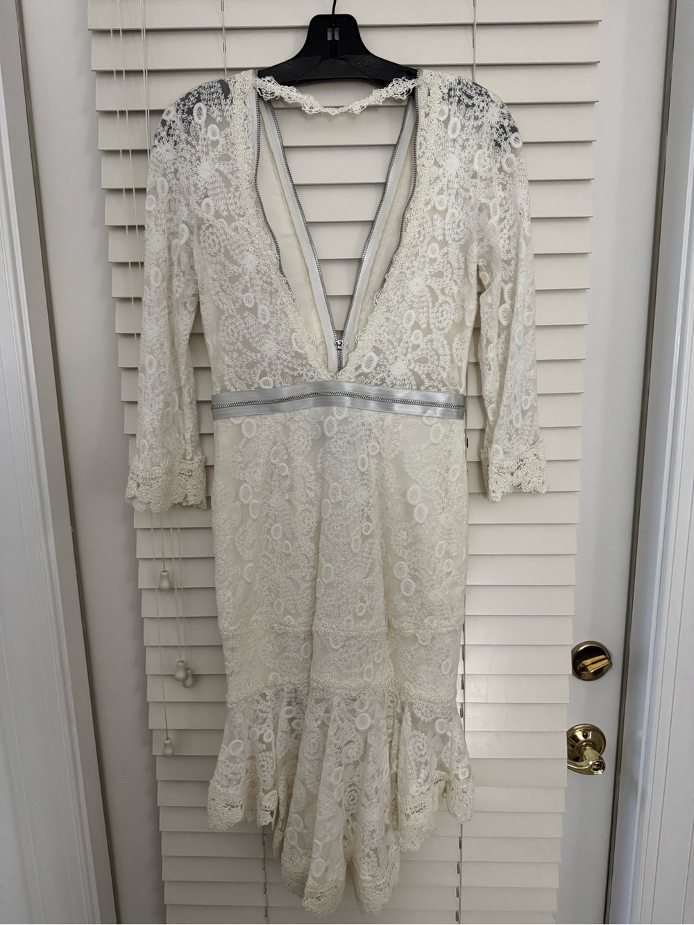 Alexis Parisa Dress White Eden Lace - Picture 9 of 16